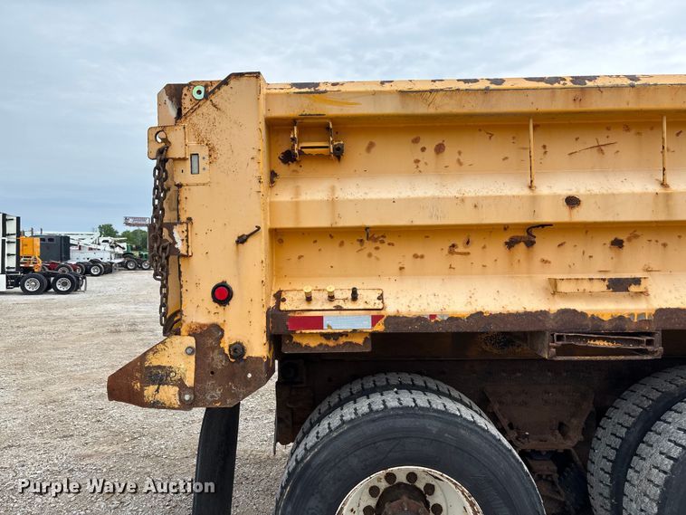 image for item FC5844 2010 International 7500 dump truck