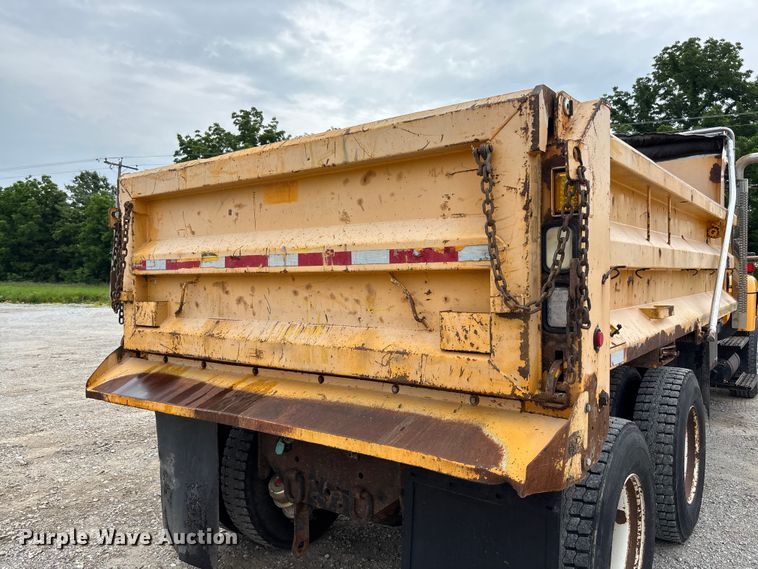 image for item FC5844 2010 International 7500 dump truck