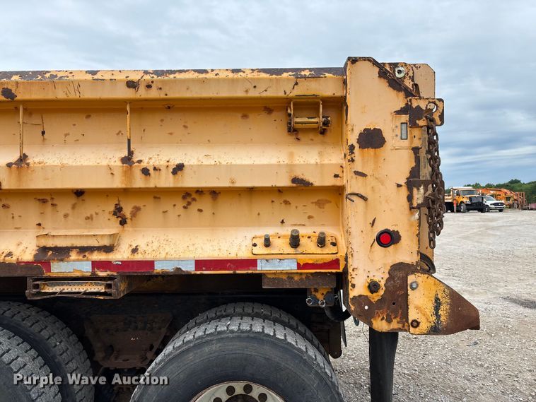 image for item FC5844 2010 International 7500 dump truck
