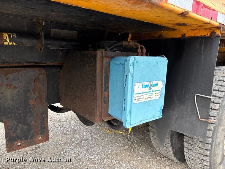 image for item FC5844 2010 International 7500 dump truck