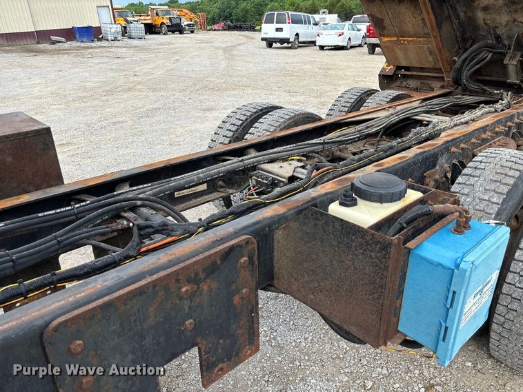 image for item FC5844 2010 International 7500 dump truck
