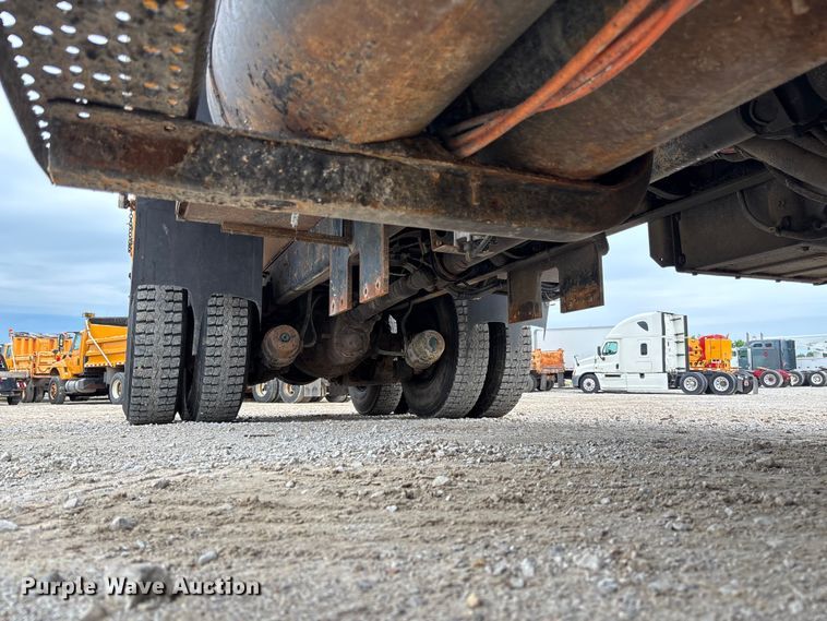 image for item FC5844 2010 International 7500 dump truck