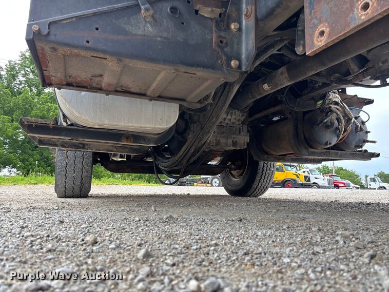 image for item FC5844 2010 International 7500 dump truck