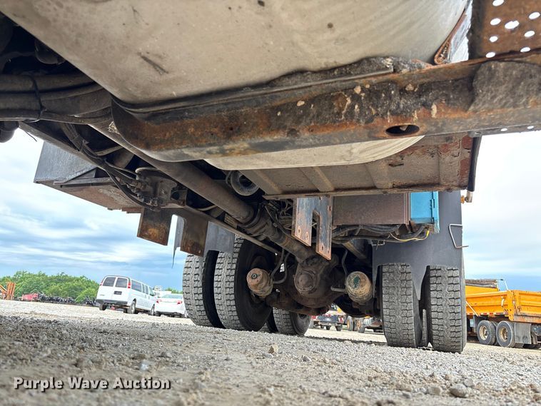 image for item FC5844 2010 International 7500 dump truck