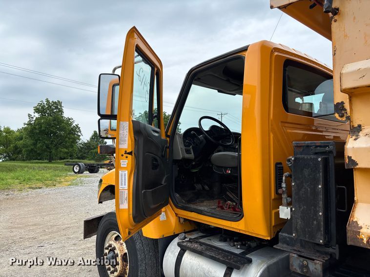 image for item FC5844 2010 International 7500 dump truck