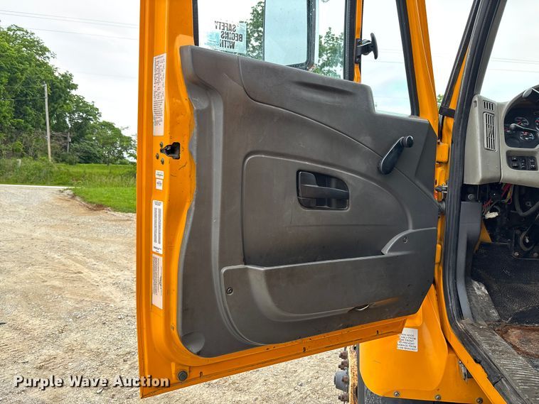 image for item FC5844 2010 International 7500 dump truck