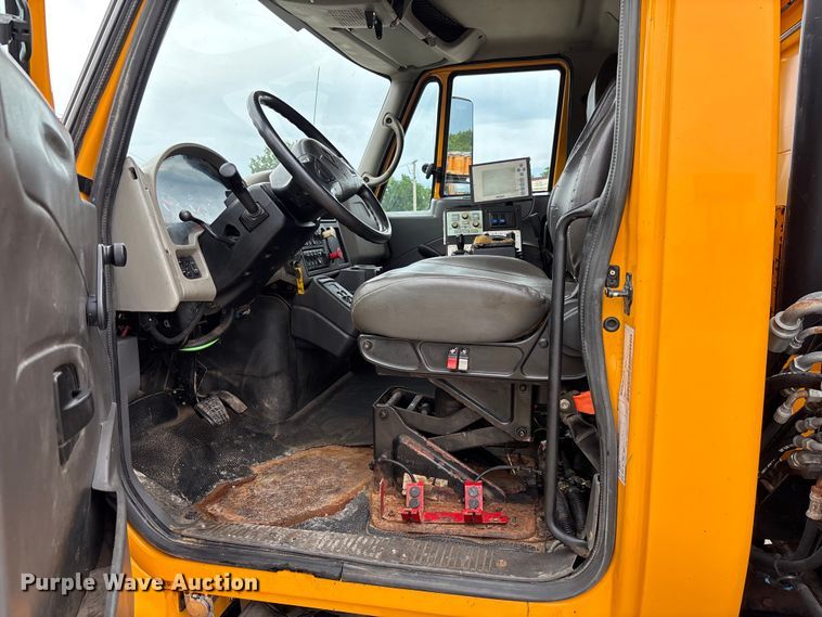 image for item FC5844 2010 International 7500 dump truck