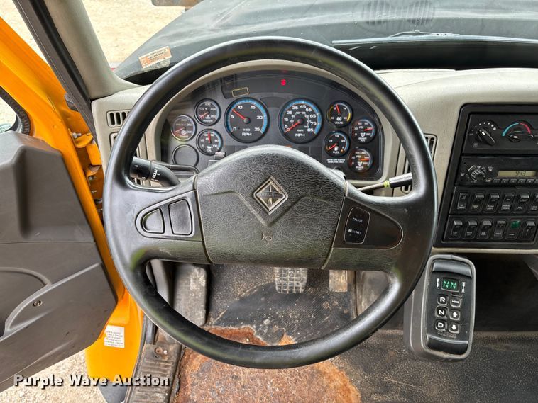 image for item FC5844 2010 International 7500 dump truck