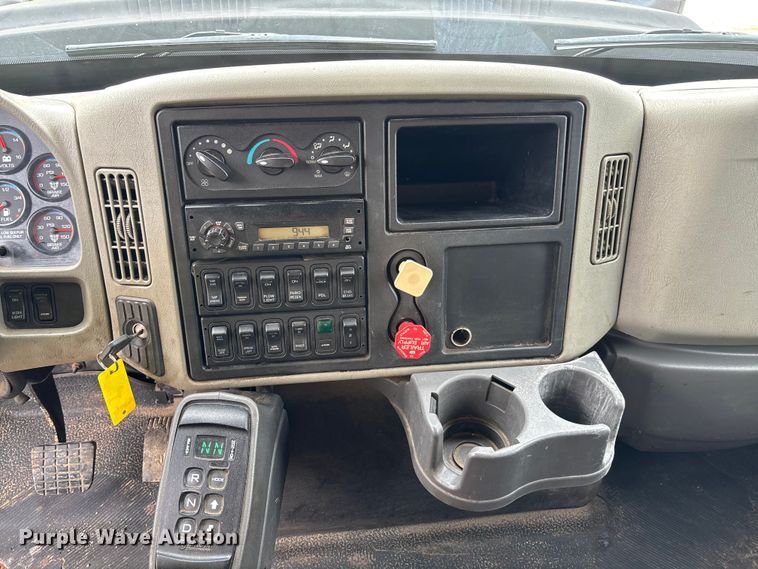 image for item FC5844 2010 International 7500 dump truck