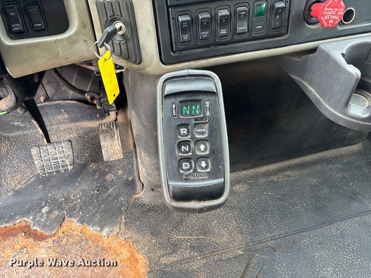 image for item FC5844 2010 International 7500 dump truck