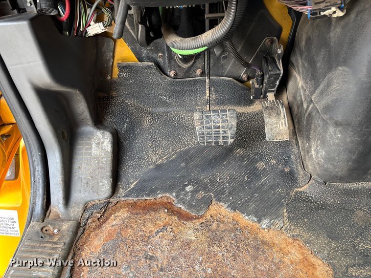 image for item FC5844 2010 International 7500 dump truck