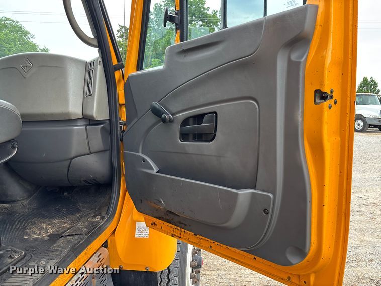 image for item FC5844 2010 International 7500 dump truck