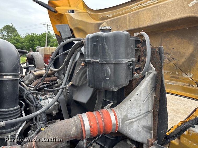 image for item FC5844 2010 International 7500 dump truck