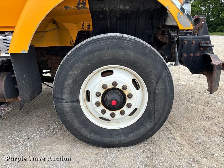image for item FC5844 2010 International 7500 dump truck