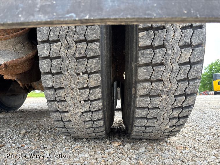 image for item FC5844 2010 International 7500 dump truck