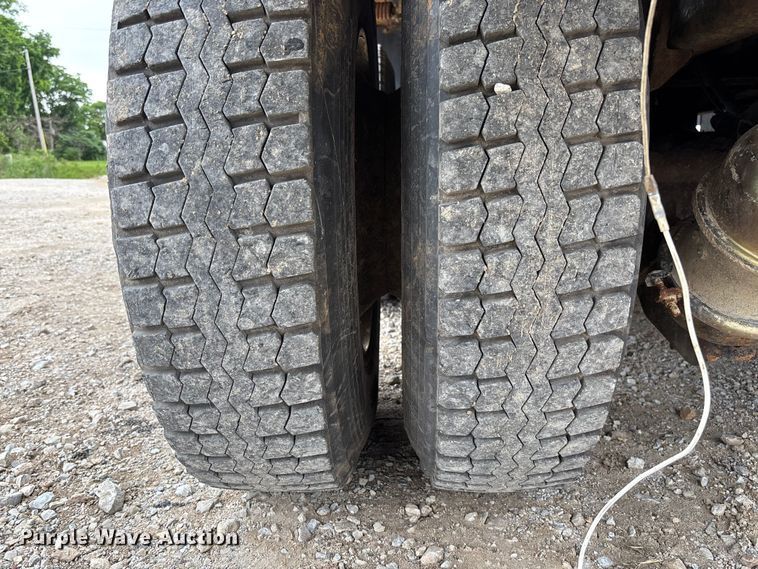 image for item FC5844 2010 International 7500 dump truck