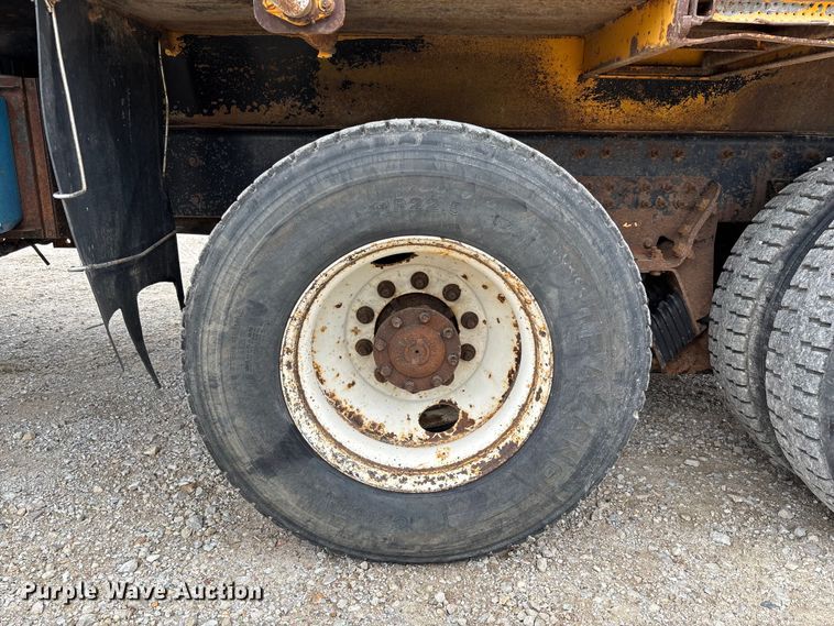 image for item FC5844 2010 International 7500 dump truck