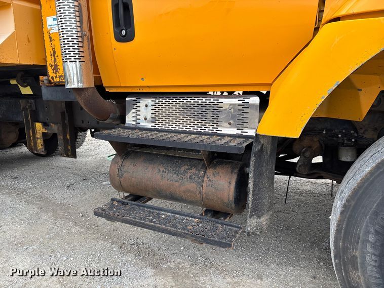 image for item FC5845 2010 International 7500 dump truck