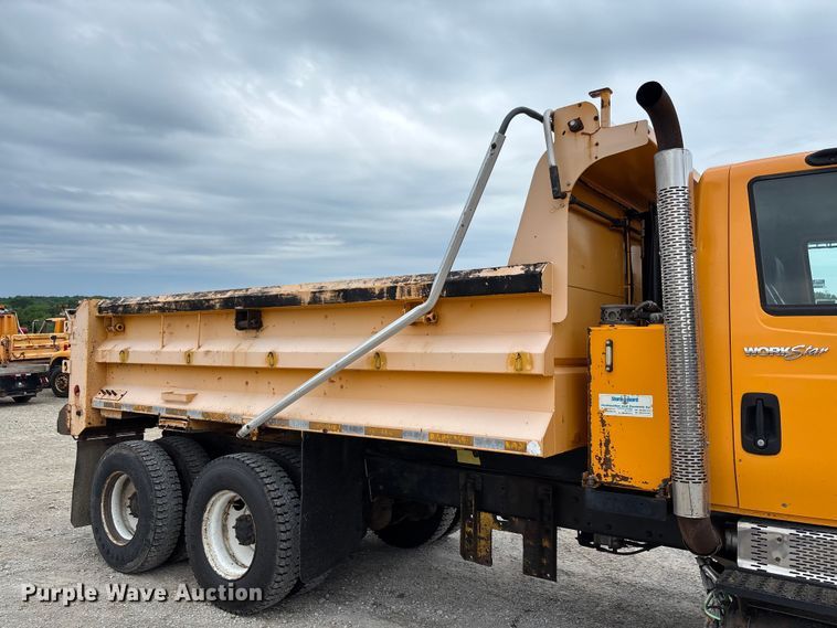 image for item FC5845 2010 International 7500 dump truck