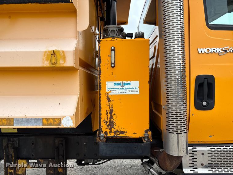 image for item FC5845 2010 International 7500 dump truck