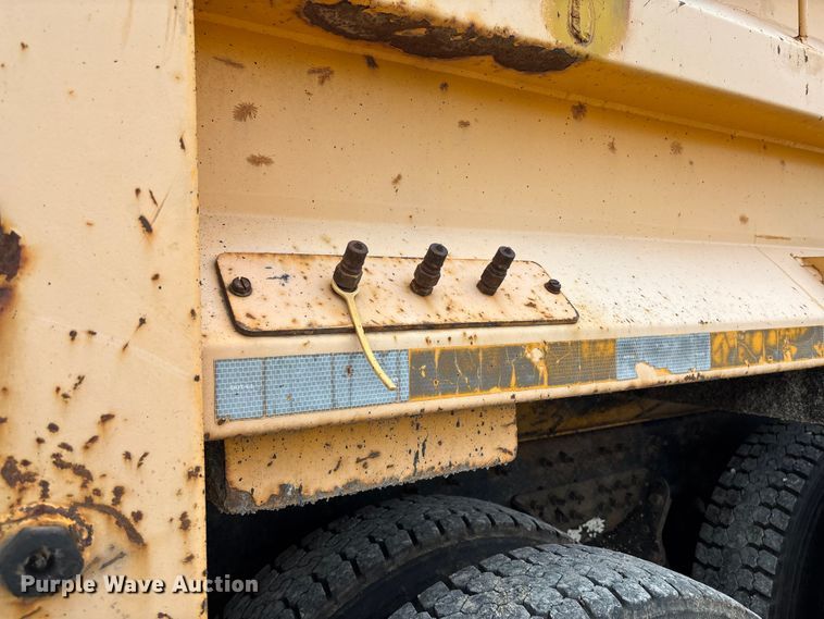 image for item FC5845 2010 International 7500 dump truck