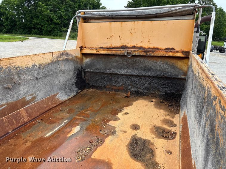 image for item FC5845 2010 International 7500 dump truck