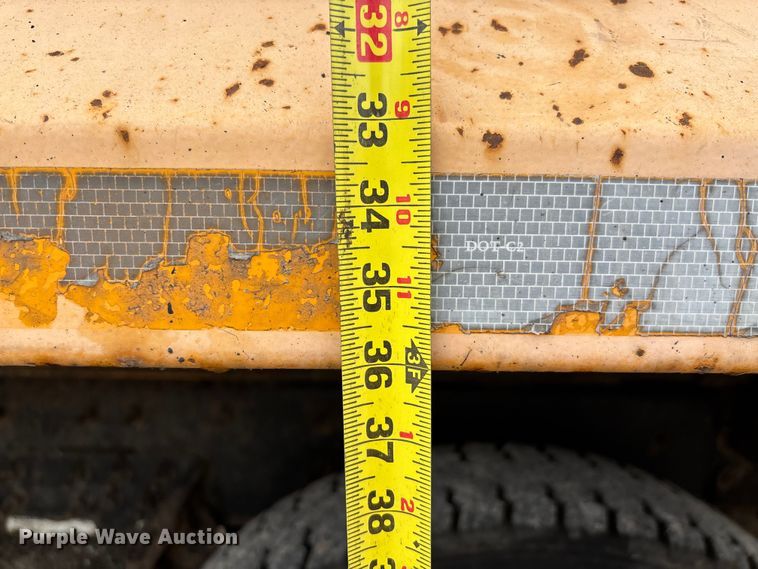 image for item FC5845 2010 International 7500 dump truck