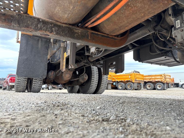 image for item FC5845 2010 International 7500 dump truck