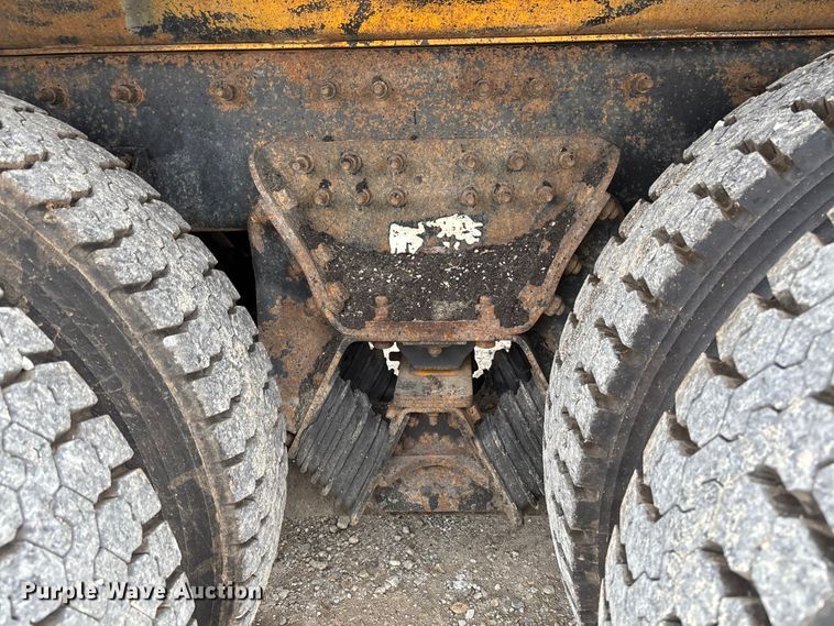 image for item FC5845 2010 International 7500 dump truck