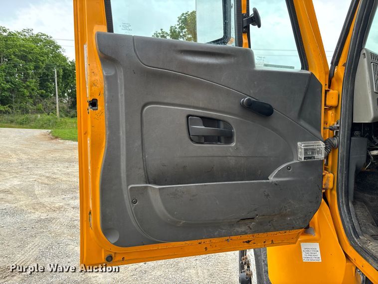 image for item FC5845 2010 International 7500 dump truck