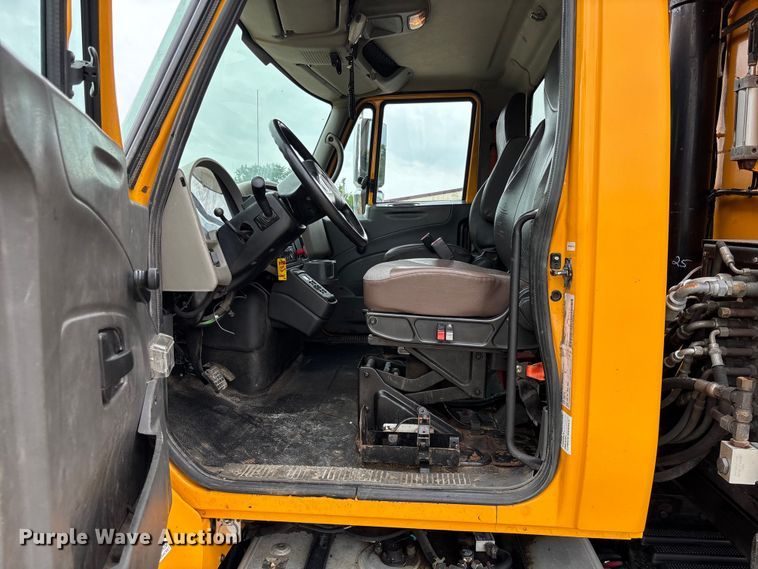 image for item FC5845 2010 International 7500 dump truck