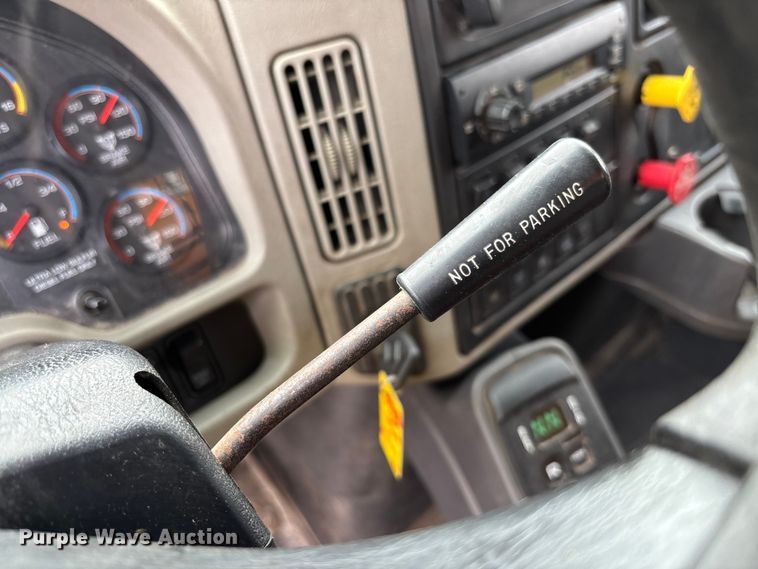 image for item FC5845 2010 International 7500 dump truck
