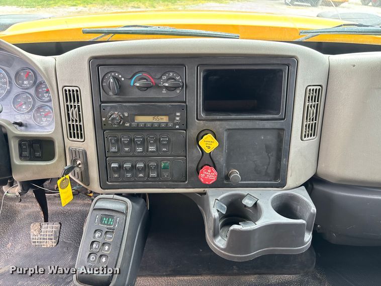 image for item FC5845 2010 International 7500 dump truck