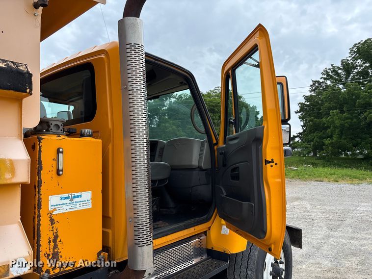 image for item FC5845 2010 International 7500 dump truck