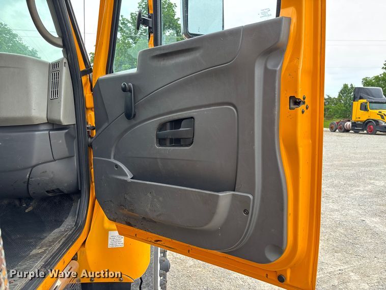 image for item FC5845 2010 International 7500 dump truck