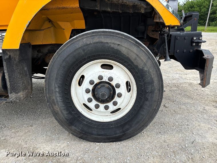 image for item FC5845 2010 International 7500 dump truck