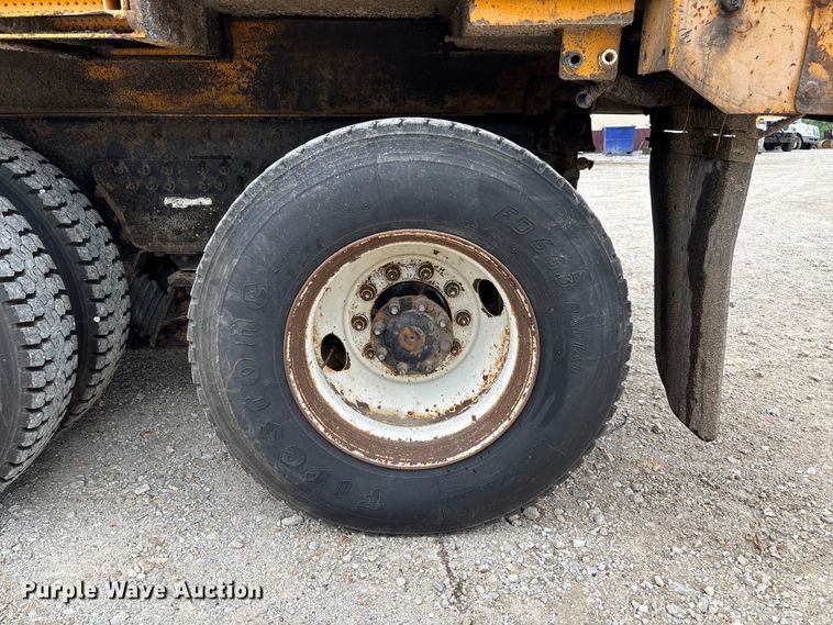 image for item FC5845 2010 International 7500 dump truck