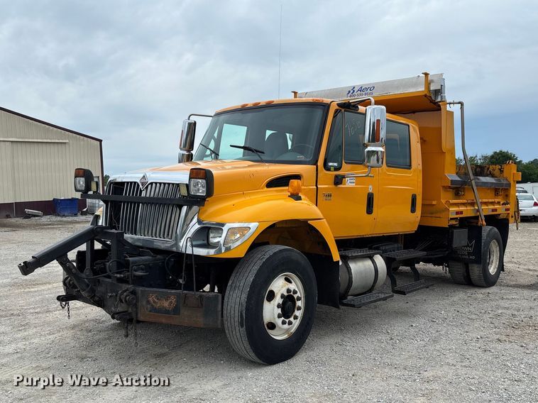 image for item FC5846 2006 International 7400 dump truck