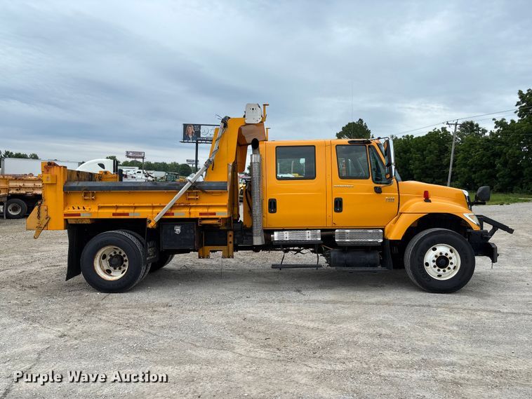 image for item FC5846 2006 International 7400 dump truck