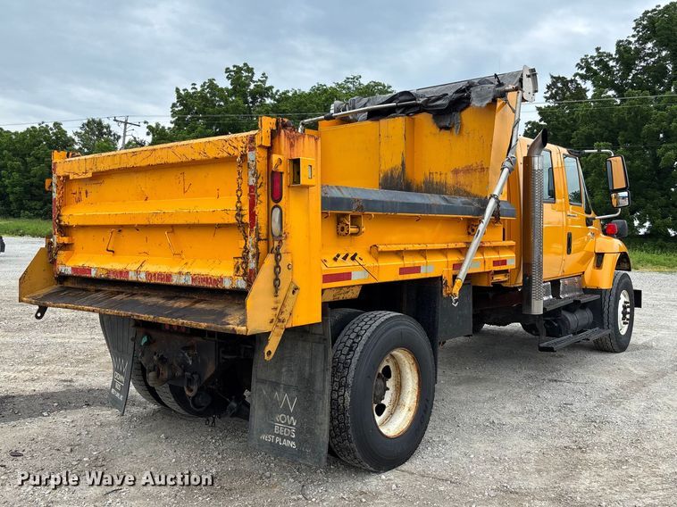 image for item FC5846 2006 International 7400 dump truck