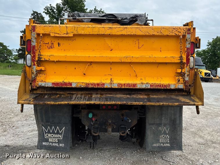 image for item FC5846 2006 International 7400 dump truck