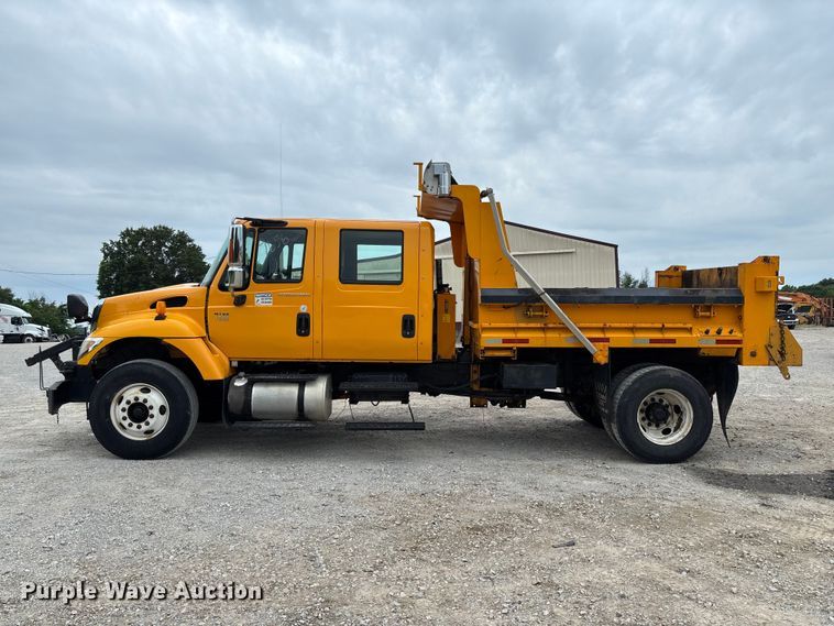 image for item FC5846 2006 International 7400 dump truck