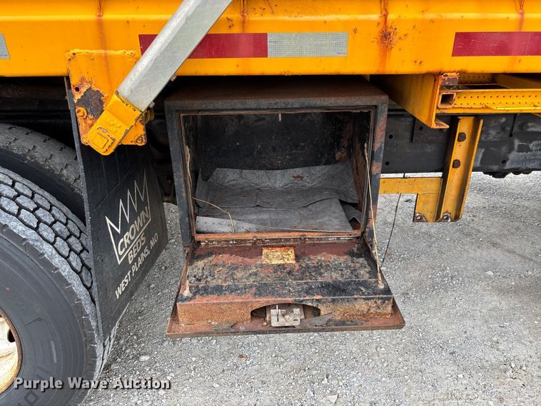 image for item FC5846 2006 International 7400 dump truck