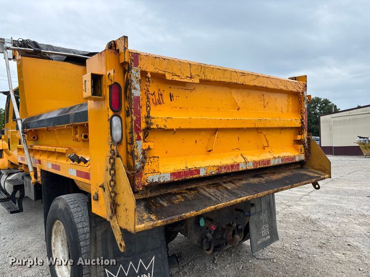 image for item FC5846 2006 International 7400 dump truck