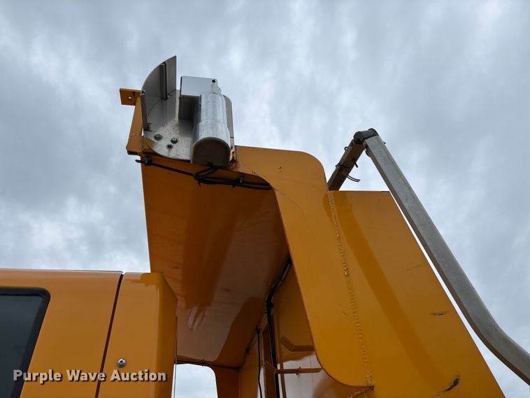 image for item FC5846 2006 International 7400 dump truck