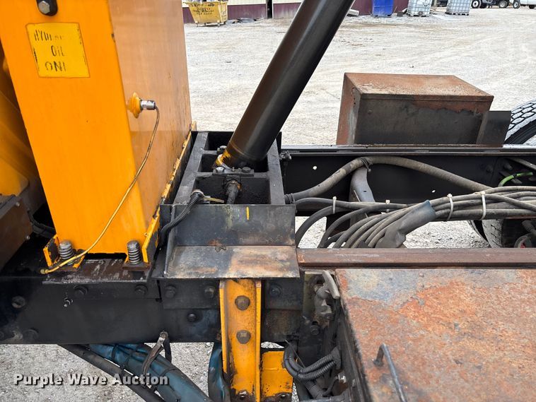 image for item FC5846 2006 International 7400 dump truck