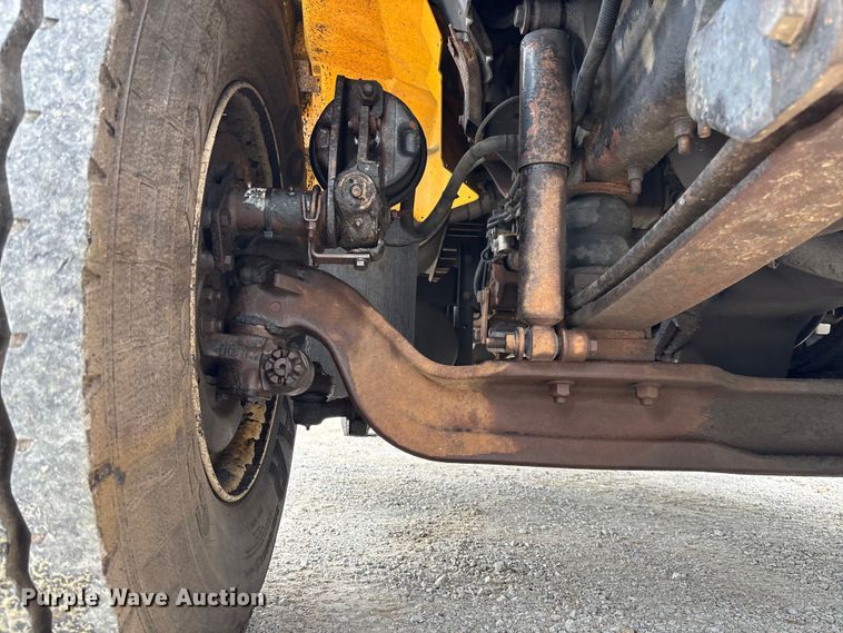 image for item FC5846 2006 International 7400 dump truck