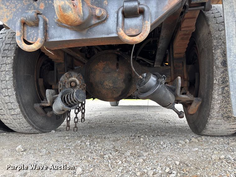 image for item FC5846 2006 International 7400 dump truck