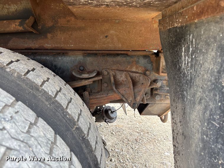 image for item FC5846 2006 International 7400 dump truck