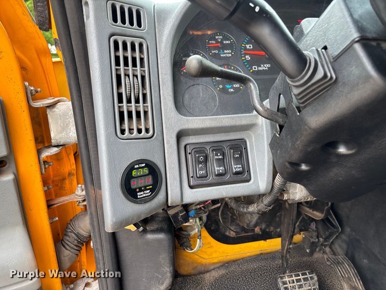 image for item FC5846 2006 International 7400 dump truck